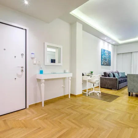 Urban Luxury On A Quiet Street In The Center Of