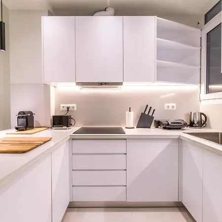 Urban Luxury On A Quiet Street In The Center Of
