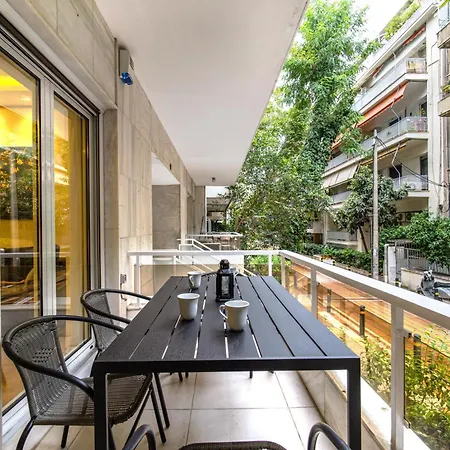 Urban Luxury On A Quiet Street In The Center Of *